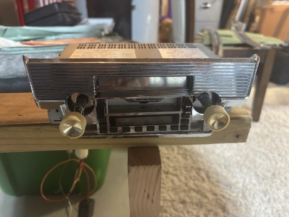 1958-1960 Ford Thunderbird Radio - Image 2 of 4