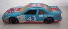 1992 Racing Champions STP 43 Richard Petty 1:43 Scale Stock Car Model