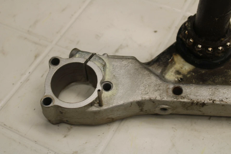 07-08 YAMAHA V STAR 1100 HORQUILLA DELANTERA ABRAZADERA INFERIOR TRIPLE ÁRBOL VÁSTAGO BB404 Foto 2 de 4