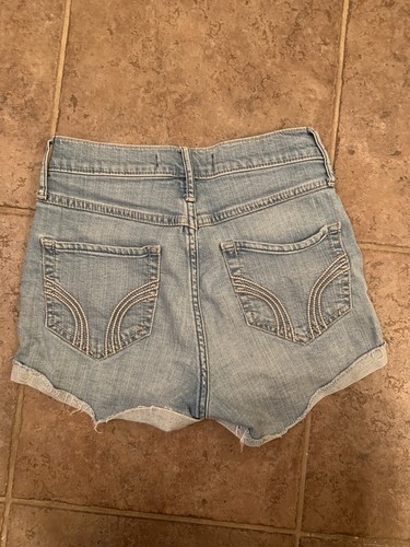 Hollister Denim Shorts Cuff Light Blue Wash Mid-Rise 00 W23 Raw Hem Stretch 2" - Picture 3 of 5