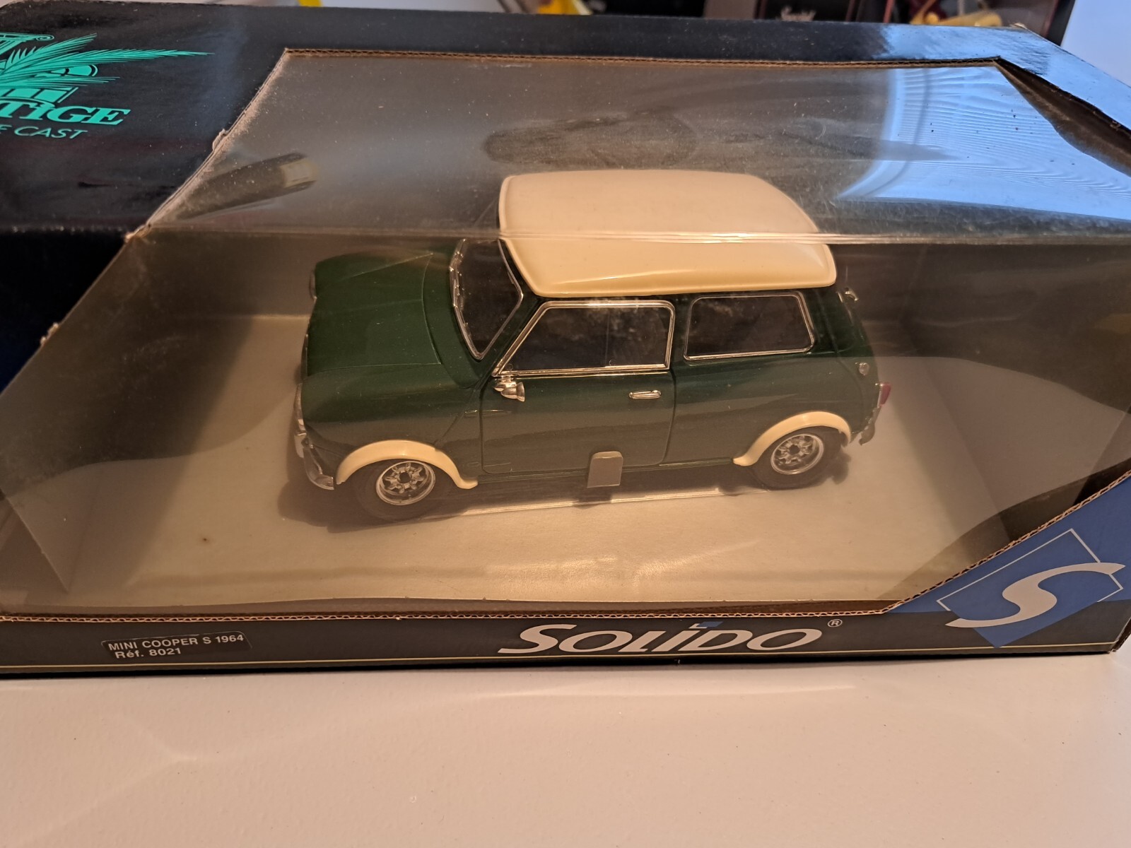 Picture 2 of 8