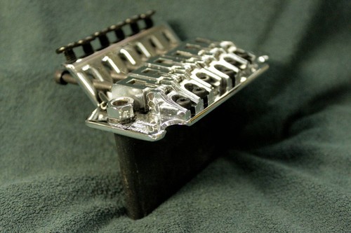 Puente trémolo Takeuchi TRS-101 cromado Floyd Rose sin usar hecho en Japón - Imagen 4 de 5
