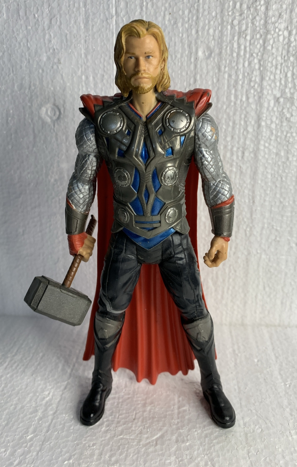 Hasbro Marvel THOR The Mighty Avenger 8" Adjustable Action Figure 2011 Loose