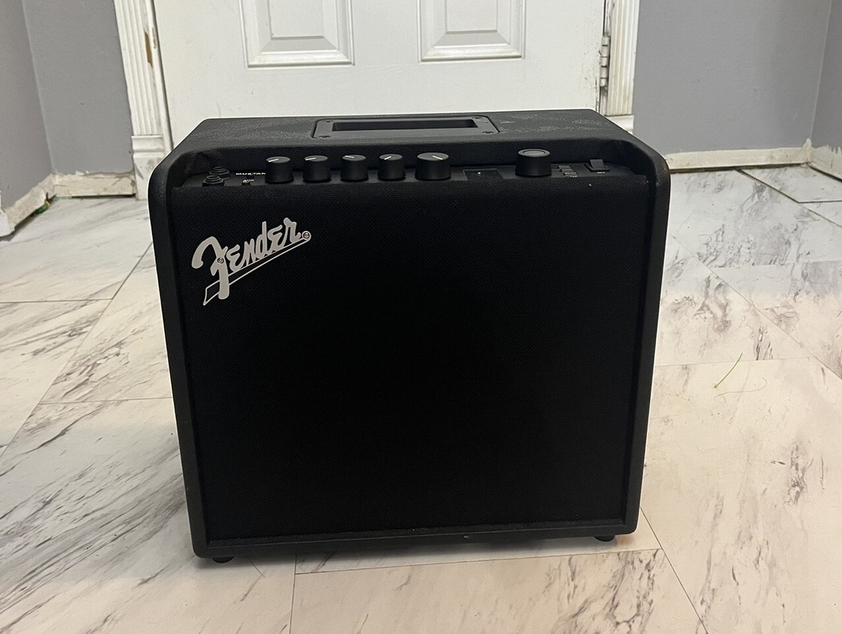 Fender Mustang LT25 Electric Guitar Combo Amplifier Black