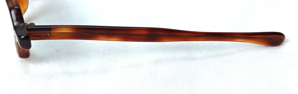 RARO ÁMBAR FIESTA BICHO RARO PÚRPURA GAFAS DE SOL VINTAGE DISEÑO ITALIANO UNISEX AÑOS 50 NUEVO EN STOCK Foto 4 de 4