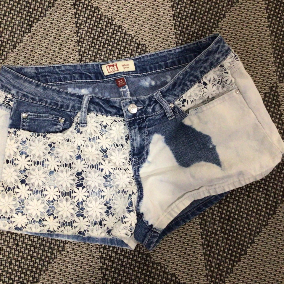 雷蓝色刺绣花边花朵5口袋漂白阿什利低腰短裤11R — 第 3/4 张图片
