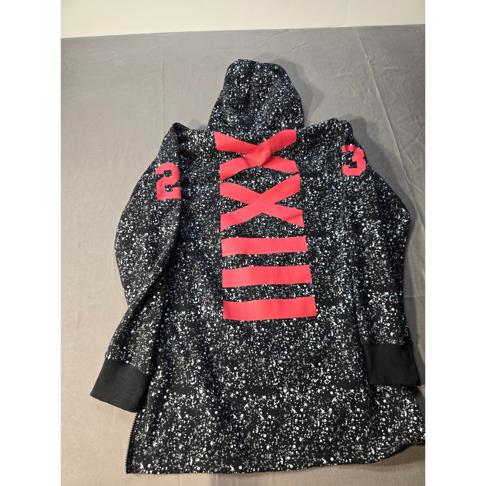 Rare Fox Mens Chicago Bulls Style Paint Splatter Hoodie Red 23 Black White Large image 7