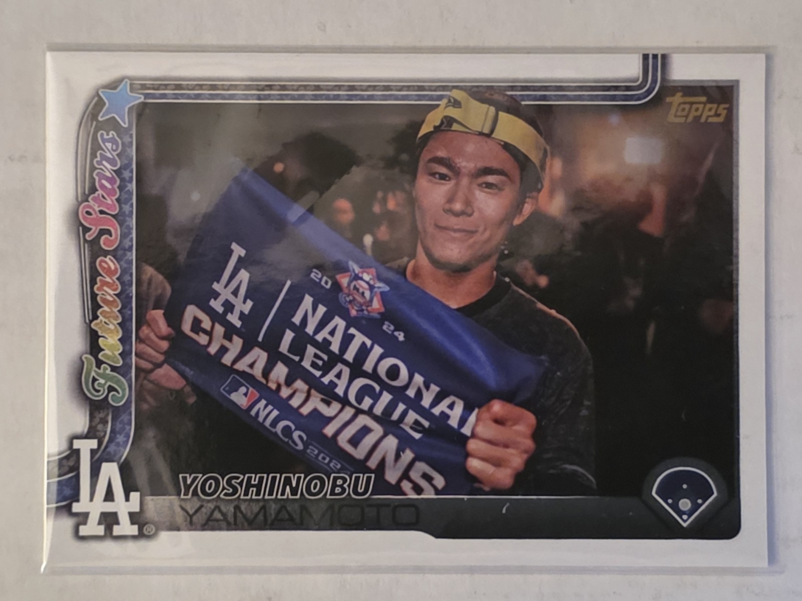 2025 Topps - Future Stars Yoshinobu Yamamoto #231 Golden Mirror Image Variation