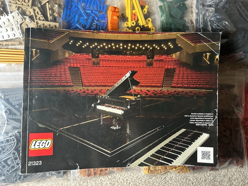 LEGO Ideas 21323 Grand Piano, photo 2 of 5