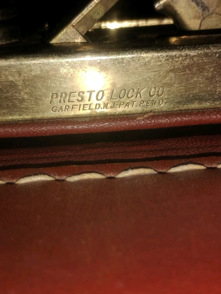 Donby 牛皮 20 世纪 60 年代行李箱带 Presto 黄铜锁和一对钥匙 — 第 2/4 张图片