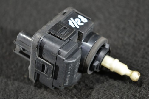 Opel Omega B Stellmotor Scheinwerfer Leuchtweitenregulierung LWR 90492832 (#28)