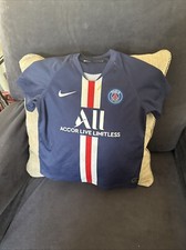 Childrens "Paris Saint Germain" Football Shirt  Home Kit Size M 7/8