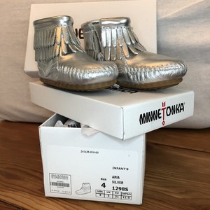 silver minnetonka moccasins