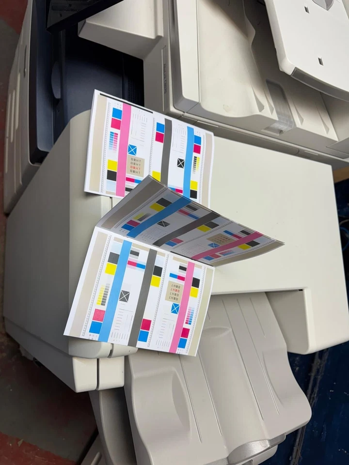 Xerox Altalink c8035 with booklet finisher 16k black 4k colour hardly used - Image 3 of 4