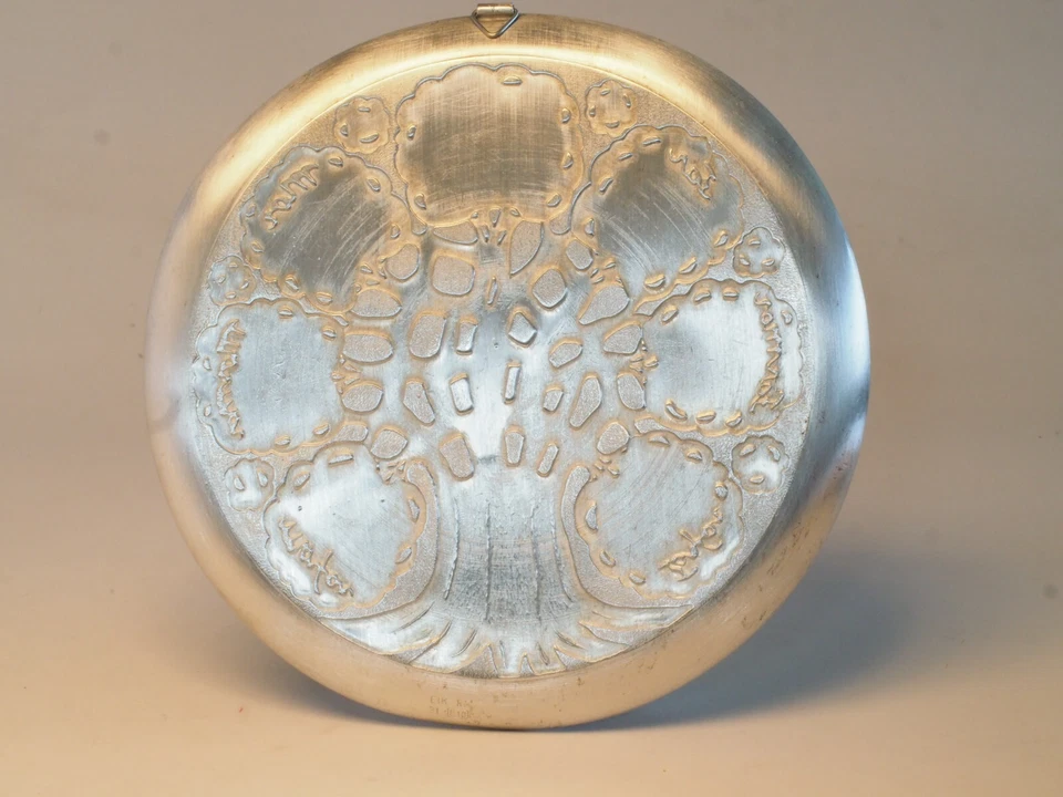 EIK PEWTER PLATE, MADE IN NORWAY 6-1/2" PLACE FOR ENGRAVING FOR FAMILY-TREE  - Image 2 of 2