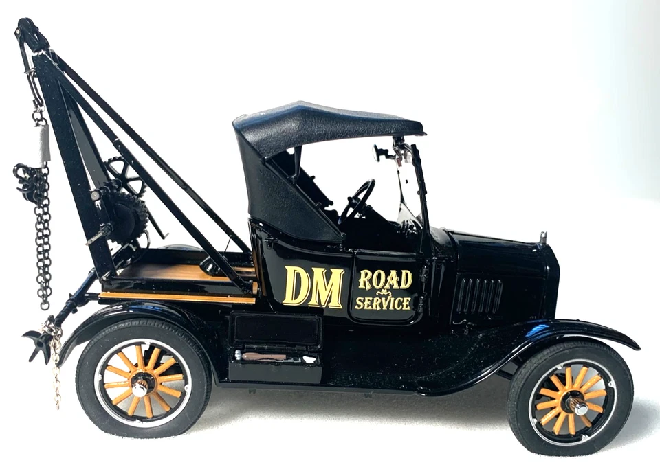 Danbury Mint 1925 Ford Model T Tow Truck scale 1:32 Inventory# 4476 - Image 4 of 4