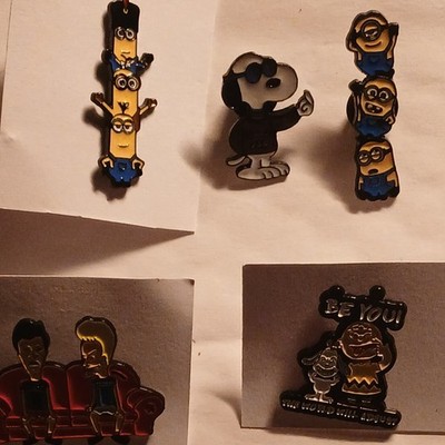 5x TV Figuren Pin Anstecker alle verschieden Restposten Konvolut