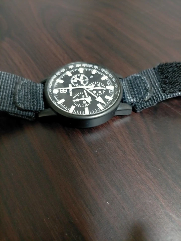 WENGER 7089X Men's Quartz Watch Black Stylish Design Great Condition - Image 4 of 4