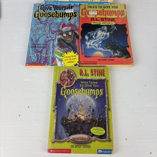 Lot of 25 Goosebumps Books First Editions Original 90's - Foto 2 di 9