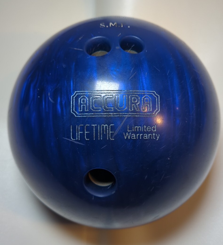 Vintage Sports Tec Accura Bowling Ball 15lbs 14.4 oz USA Vintage Sports Tec Accura Bowling Ball 15lbs 14.4 oz USA