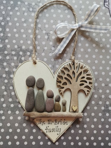 Personalised family Pebble art heart wood handmade beautiful - Picture 2 of 3