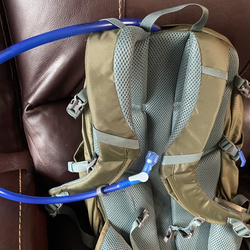 CamelBak Women’s Helena 20 Hiking Hydration Pack - 85oz, Burnt Olive/Silve - Picture 6 of 9