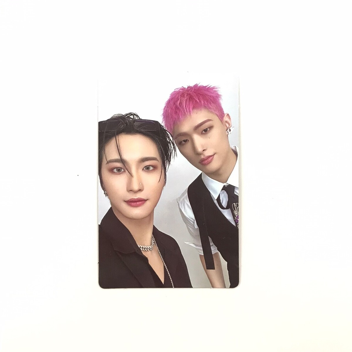 ATEEZ OUTLAW us walmart ソンファ トレカ s-l1200.jpg