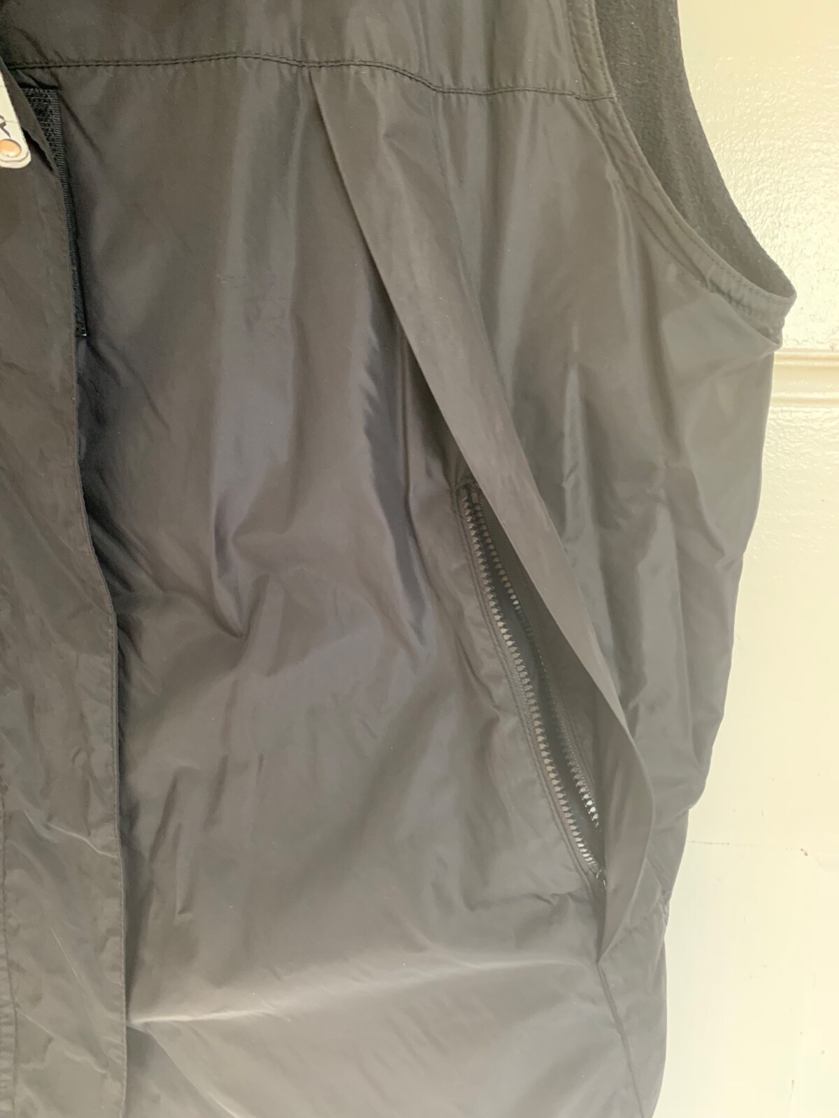 Vintage Dkny Black Active shell waistcoat,Size Large,Used,RRP £250.00 image 3