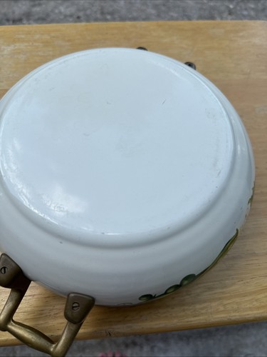 Farmer's Market Enamel on Steel 2 Quart Covered Casserole Vegetable Design, New - Picture 5 of 6