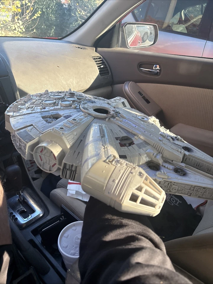 Juguetes de juguete Halcón Milenario Colección Vintage Star Wars R Exclusivo de Estados Unidos 2012 Foto 3 de 4