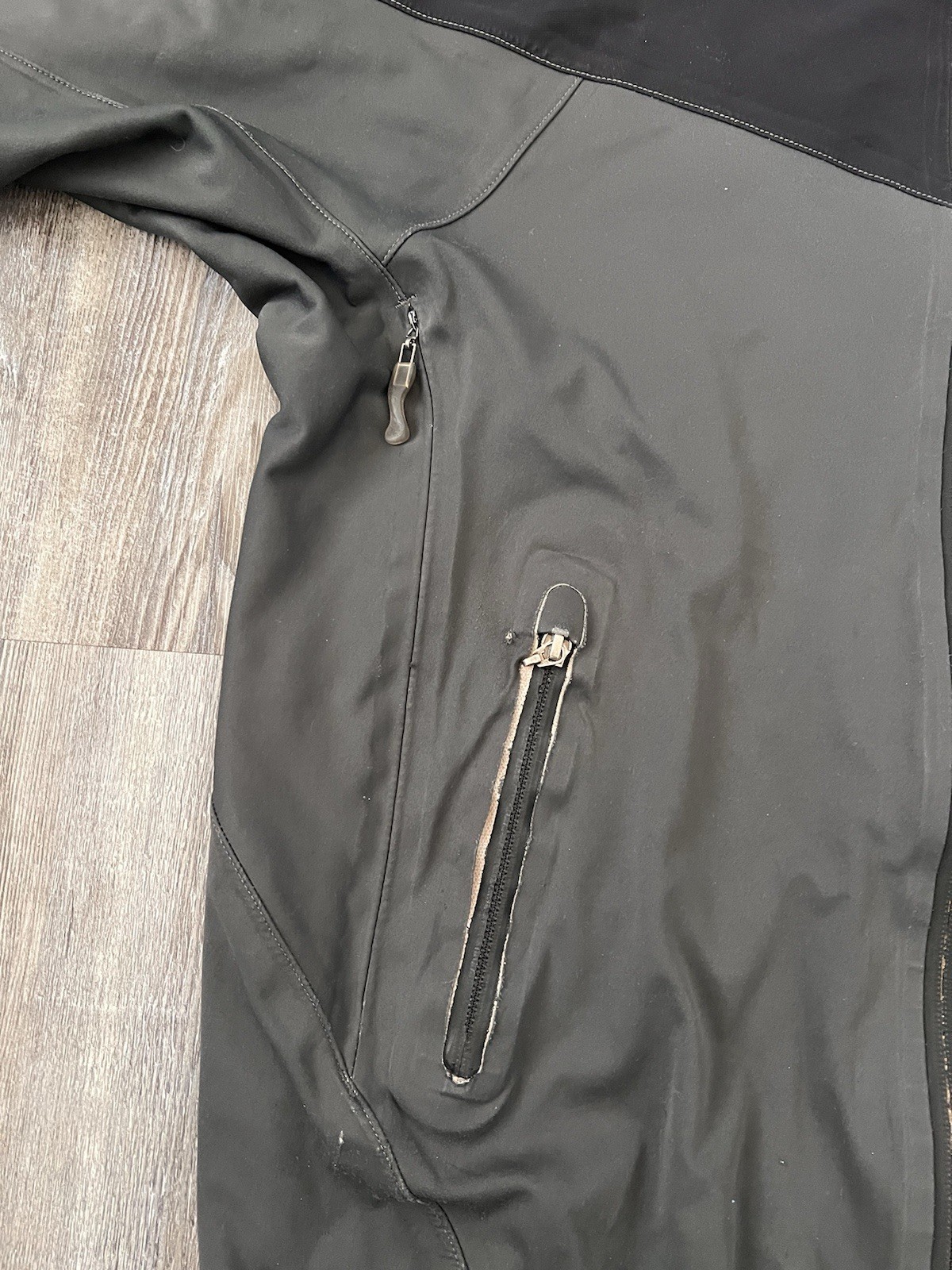 REI E1 Elements Rain Shell Hooded Jacket Mens Bla… - image 8