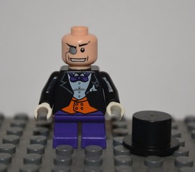 LEGO Batman 2006 Penguin Minifigure Bat010 7885 7783 Dark Purple Short Legs 