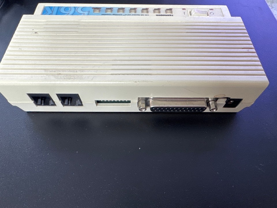 US Robotics USR325686D 56K External Fax Modem V.90 Serial Beige w ...