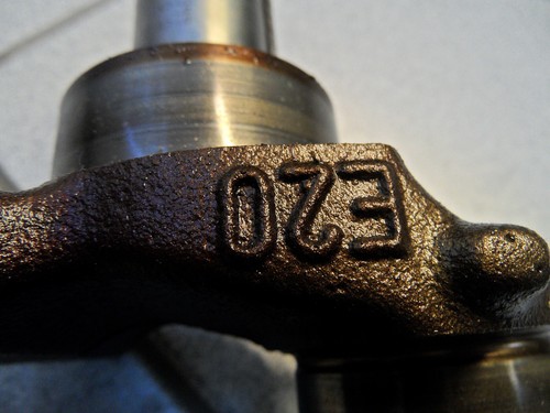 Mercedes Benz CLK 200 M111 / 11120 / C208 W208 Crankshaft Shaft - Picture 3 of 5