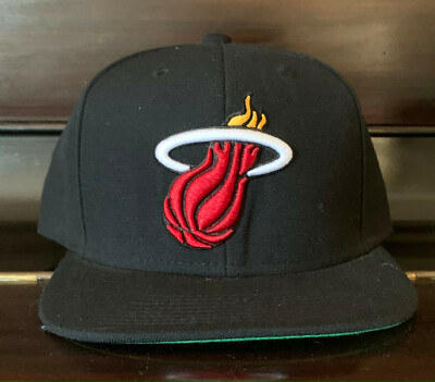 Mitchell & Ness Miami Heat Snapback Cap - OS - Grau/Rot