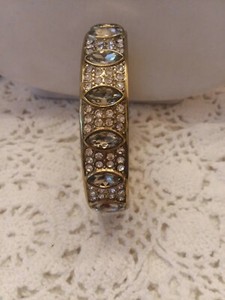BEAUTIFUL HEIDI DAUS "ARMED WITH CHARM"   BRACELET