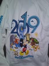 1 New w/ Tags 2019 WALT DISNEY WORLD FRONT ZIPPER WHITE HOODED SWEATER, SIZE XL