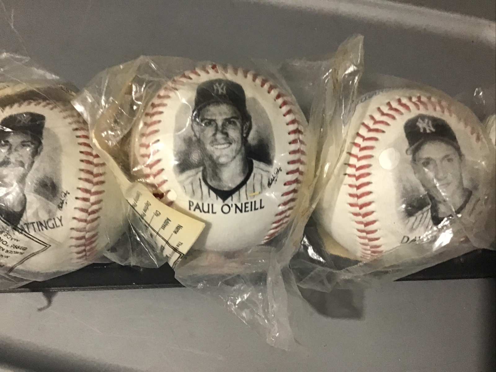 NY Yankees baseballs,5 Collectible Fotoballs & Stand Set MLB 1996