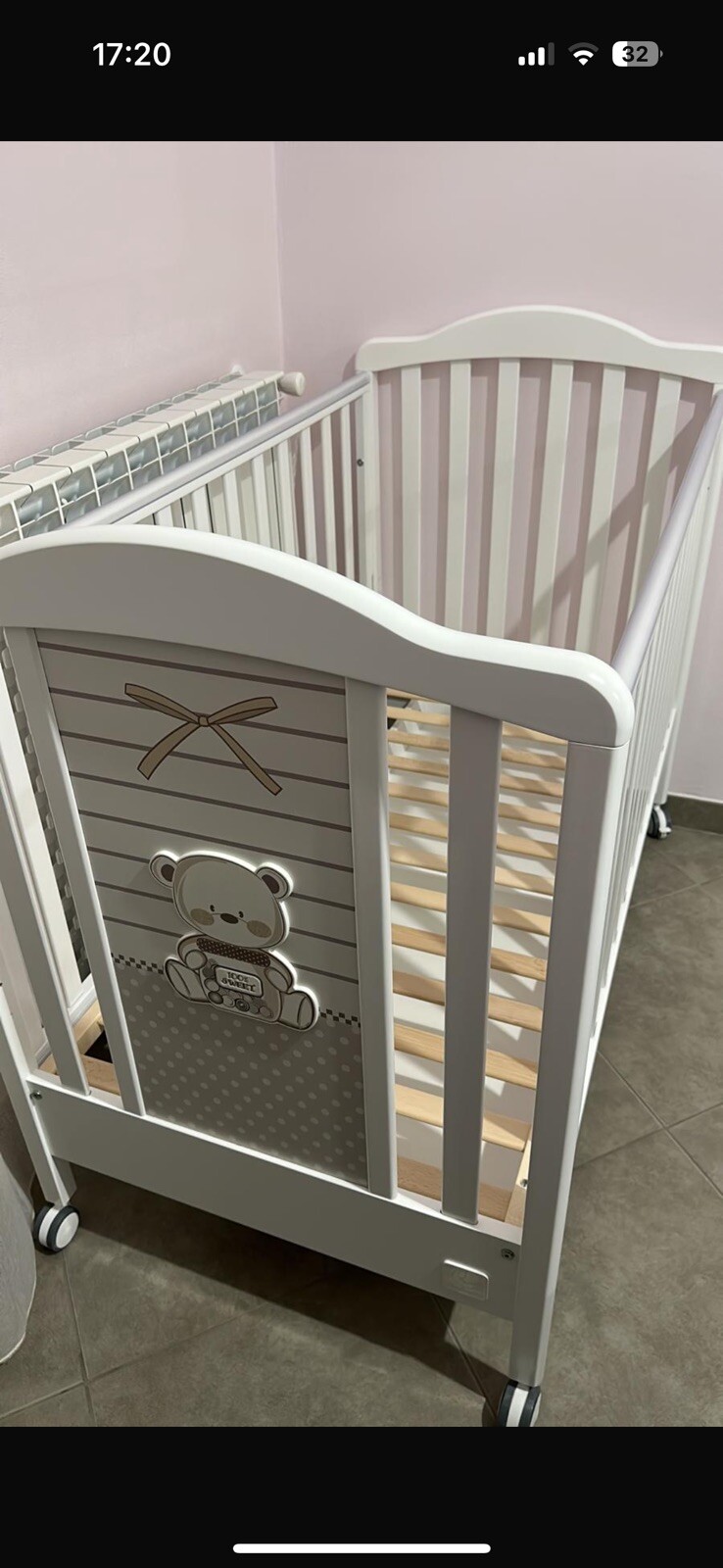 Lettino neonato con fasciatoio e cassettiera