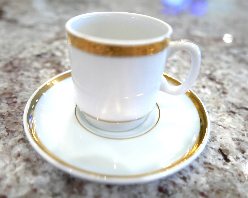 Juego de 6 tazas y platillos Mann 1976 Japón Demitasse café espresso borde dorado blanco Foto 2 de 4