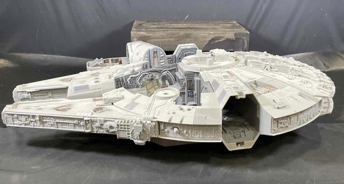 195 Jack 2000 Millennium フィギュア AMT/ETRL - Star Wars 1:58 scale Cut-Away Millennium Falcon Plastic