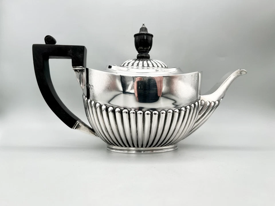 TETERA VICTORIANA DE PLATA ESTERLINA, THOMAS BRADBURY & SONS, LONDRES, 1897 Foto 3 de 4