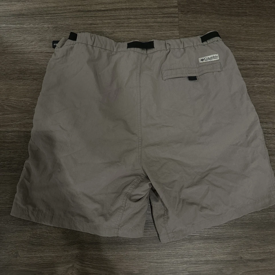 Columbia GRT Mens Size Large Gray Shorts - Buiit in Belt - Pockets - Outdoors - Image 3 of 4