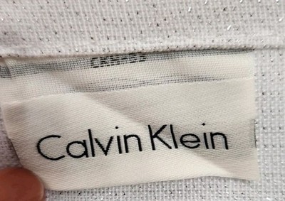NEW Calvin Klein Subtle Metallic Shine Rectangular Tablecloth 60x120 