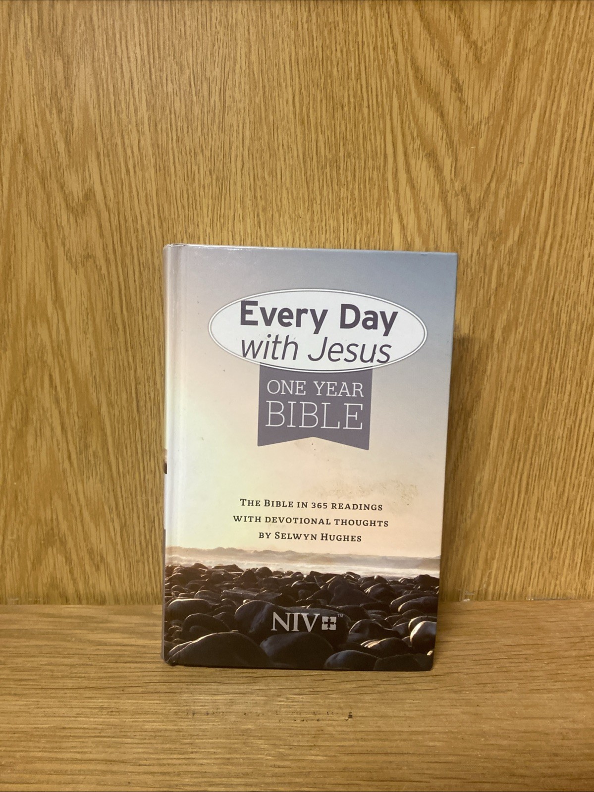 Every Day with Jesus One Year Bible NIV by Selwyn Hughes Book (B4)