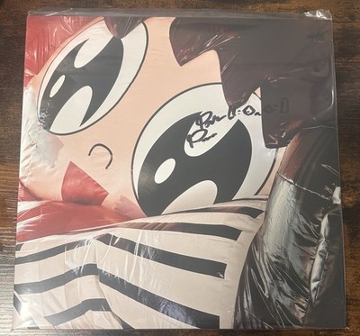 PORTER ROBINSON SMILE! :D Signed vinyl With Doodle