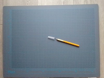 Schneide- Bastelmatte selbstheilend 450 x 600 mm mit Olfa Grafikmesser AK1 - Neu