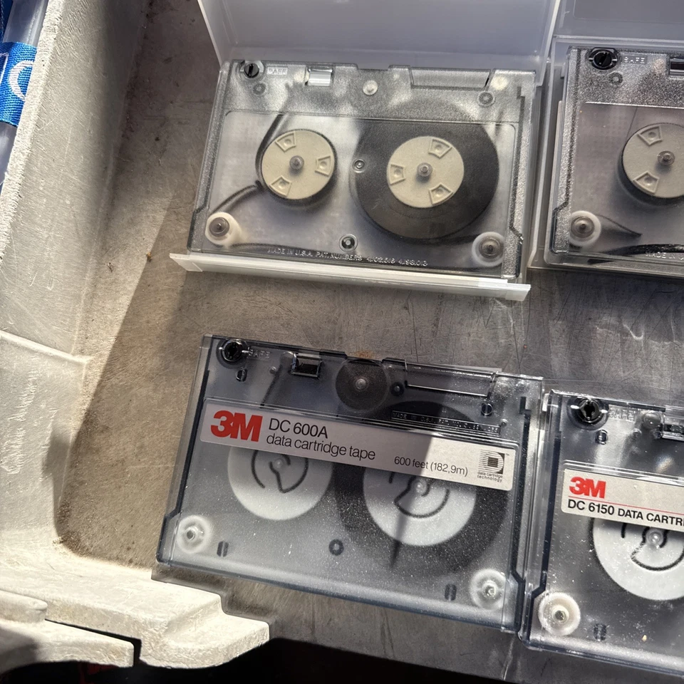 Cintas de cartucho de datos 3M DC 6150 150 Mbytes 620 ft (lote de 8) con estuches Foto 3 de 4