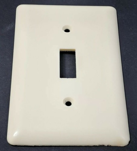 VTG GE General Electric Bakelite Single switch cover SMOOTH Face Ivory / Creme - Picture 2 of 8