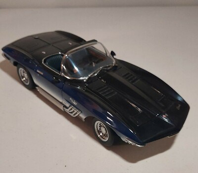 Corvetteマコシャークミニカー 1/18 スケール 1961 Chevrolet Corvette Mako Shark Dark Blue 1/18 Diecast